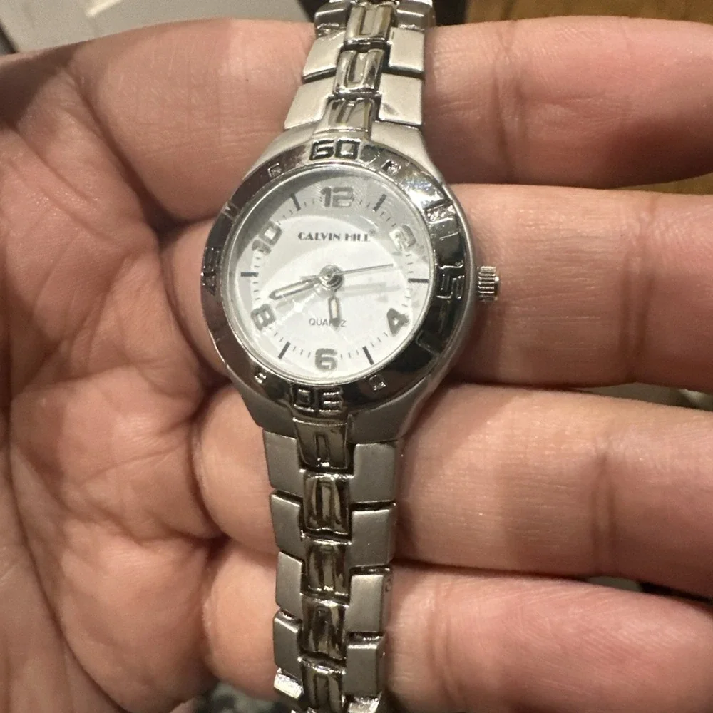 Working Calvin Hill Women's Silver Quartz Analog Watch 27mm Fit 8in -New Battery